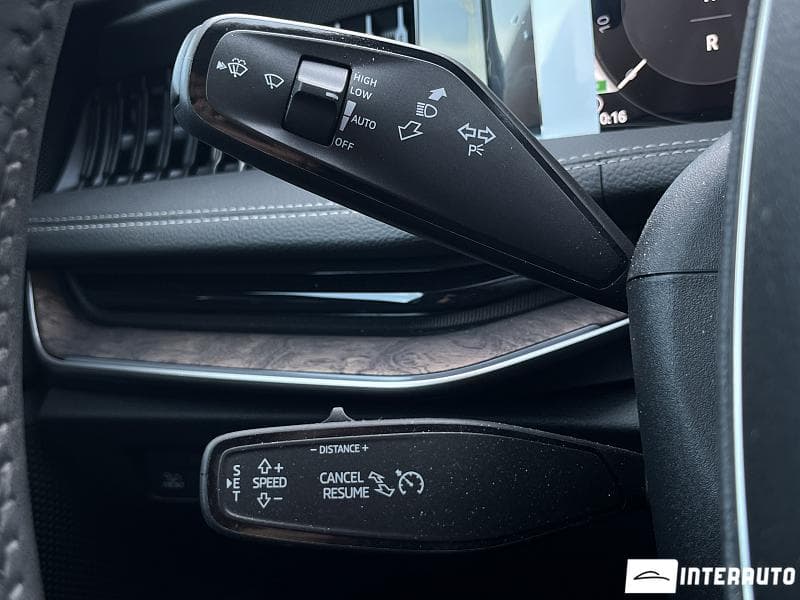 2025 Skoda Superb — Miniatură 15
