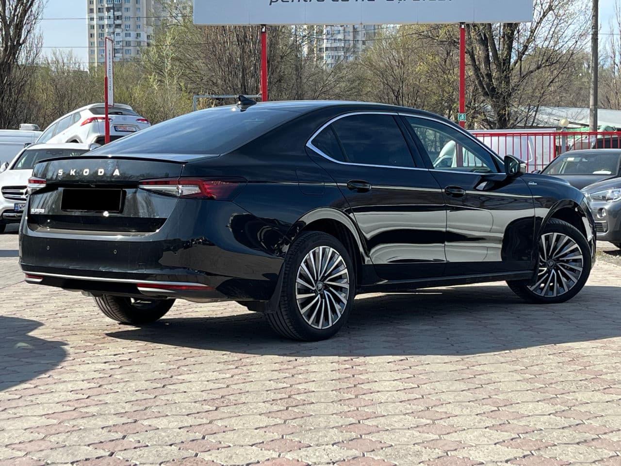 2025 Skoda Superb — Miniatură 2