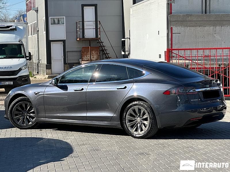 2017 Tesla Model S — Miniatură 2