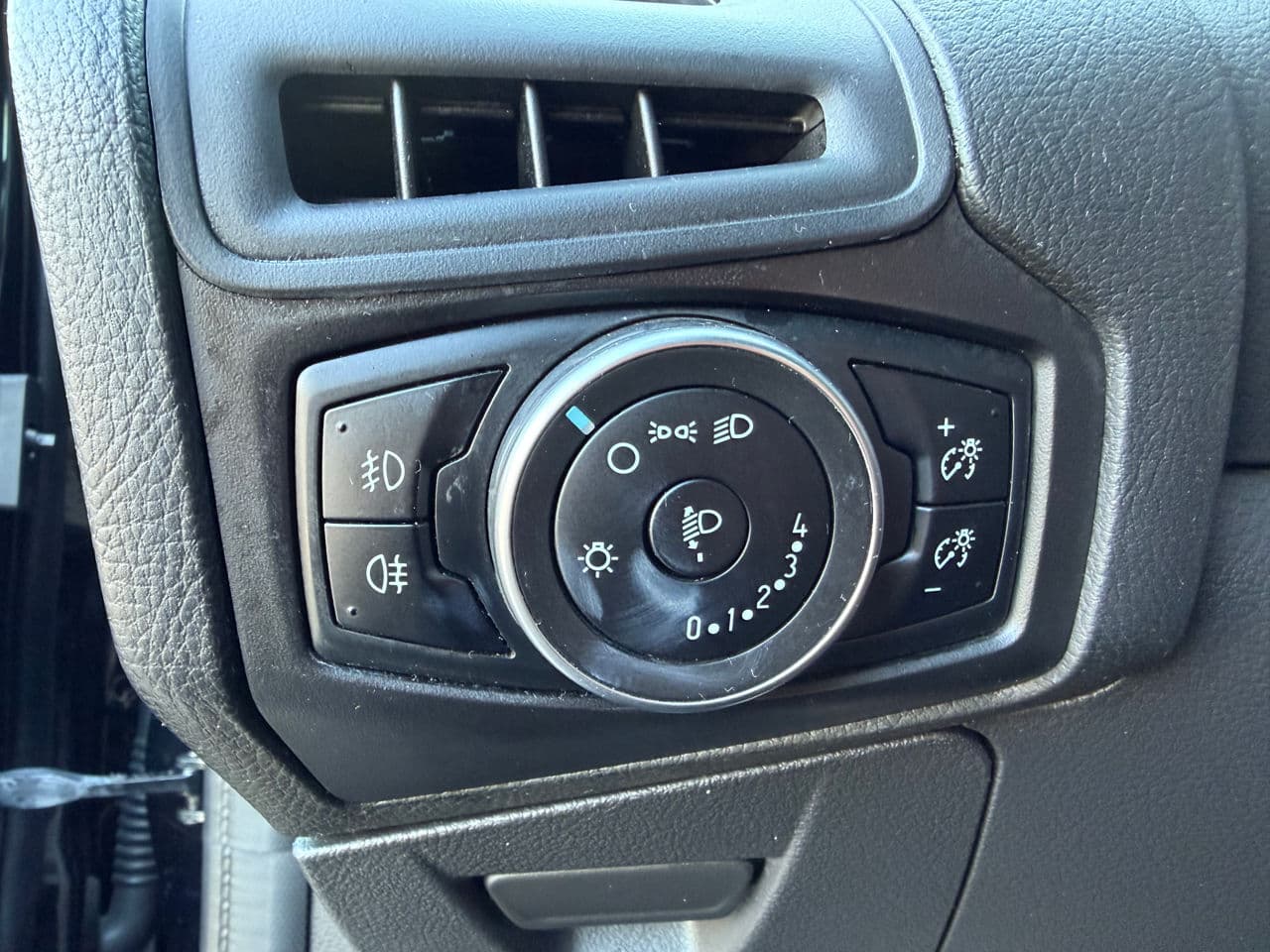 2017 Ford Focus — Miniatură 9