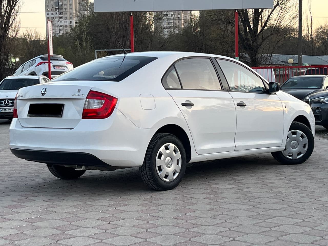 2014 Skoda Rapid — Miniatură 2