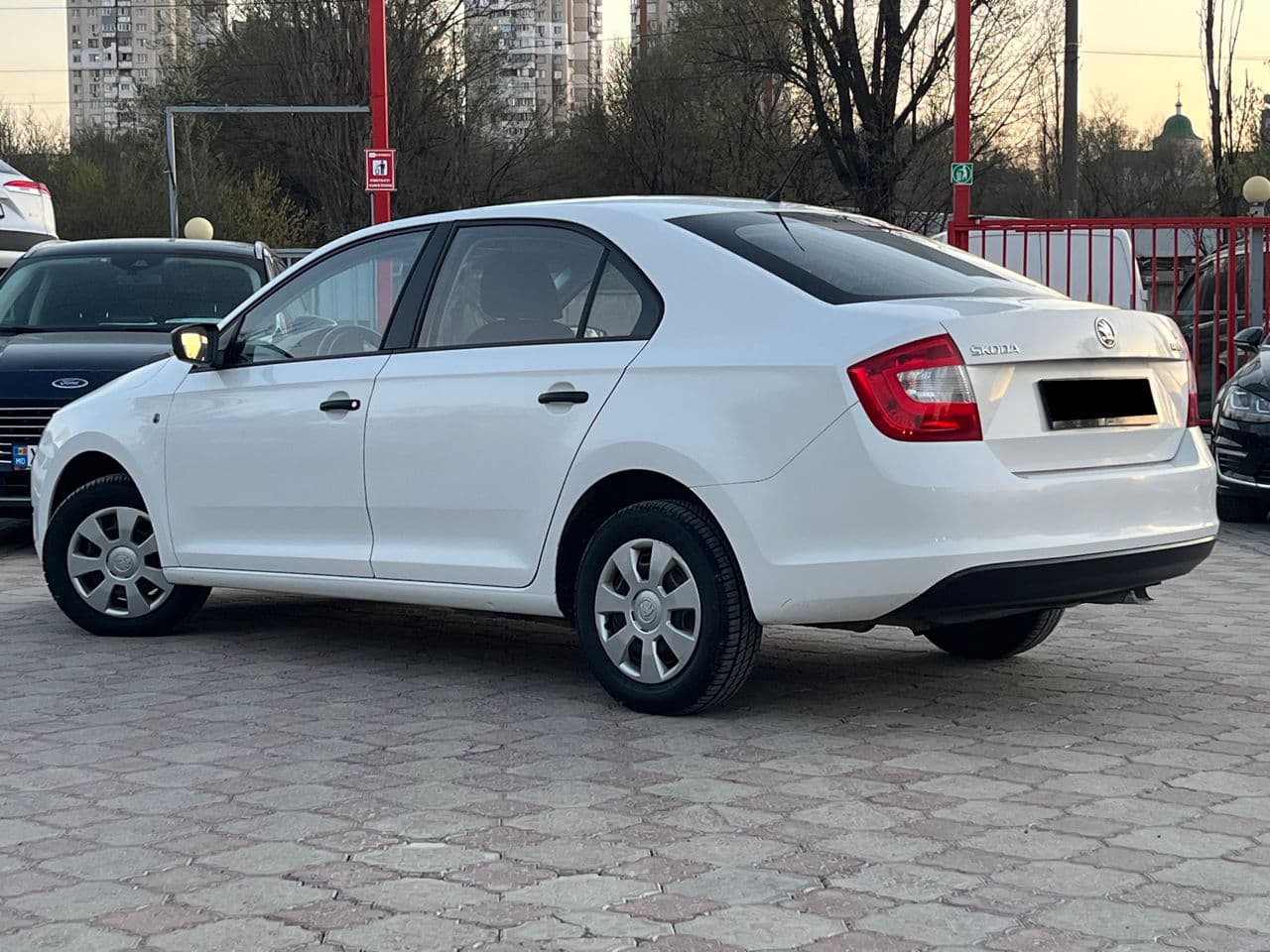 2014 Skoda Rapid — Miniatură 3