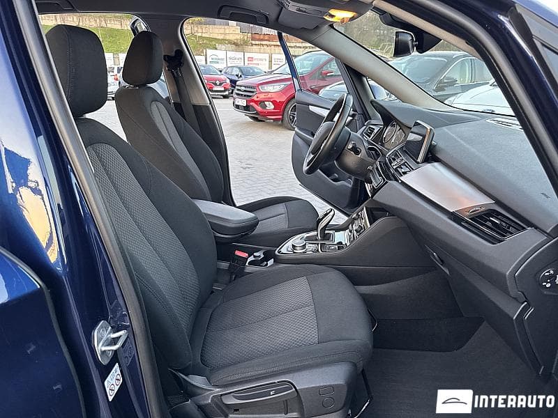2020 BMW 216d — Miniatură 16