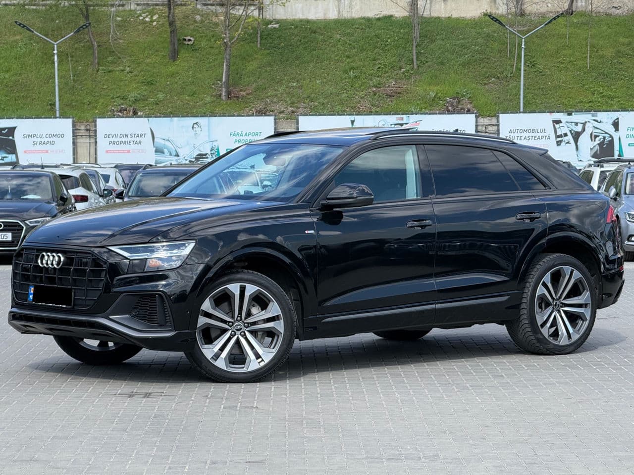2022 Audi Q8 — Miniatură 2