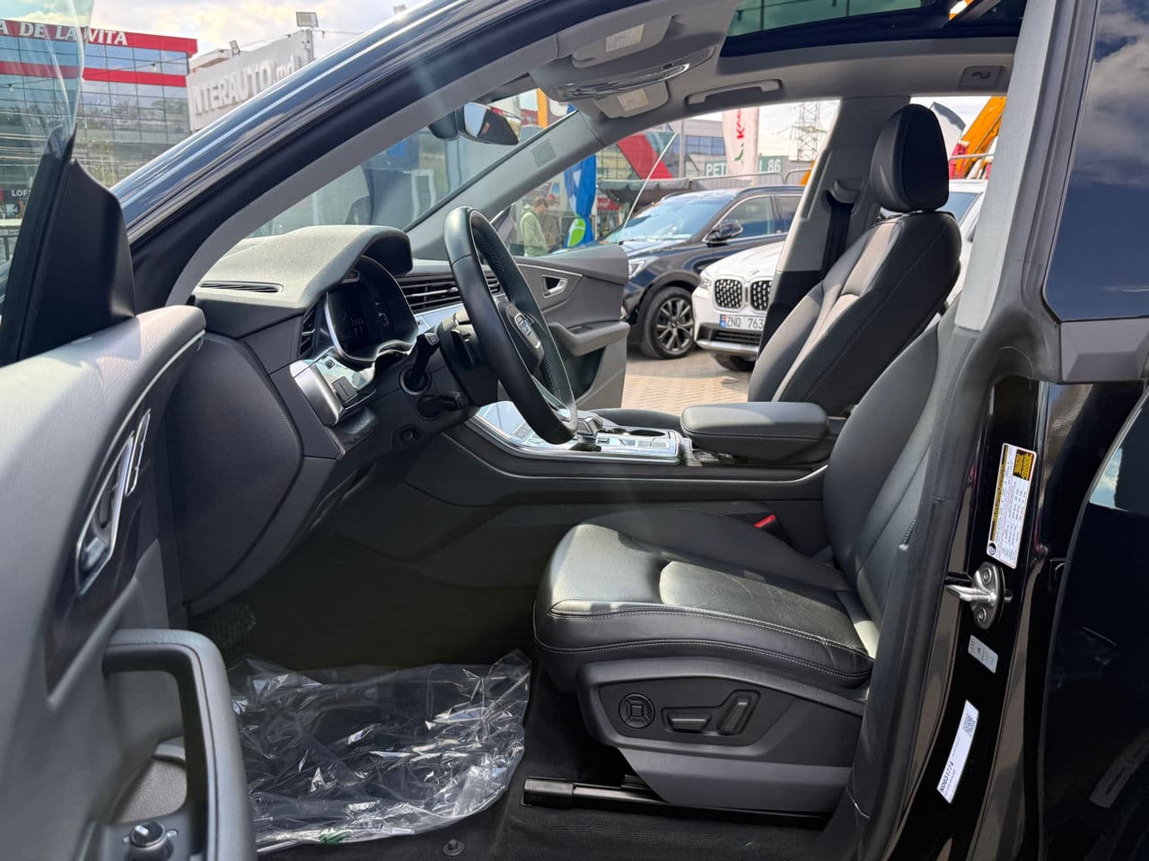 2022 Audi Q8 — Miniatură 5