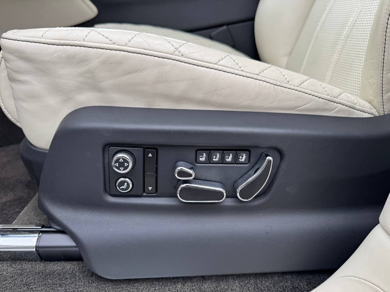 2019 Bentley Bentayga — Miniatură 16