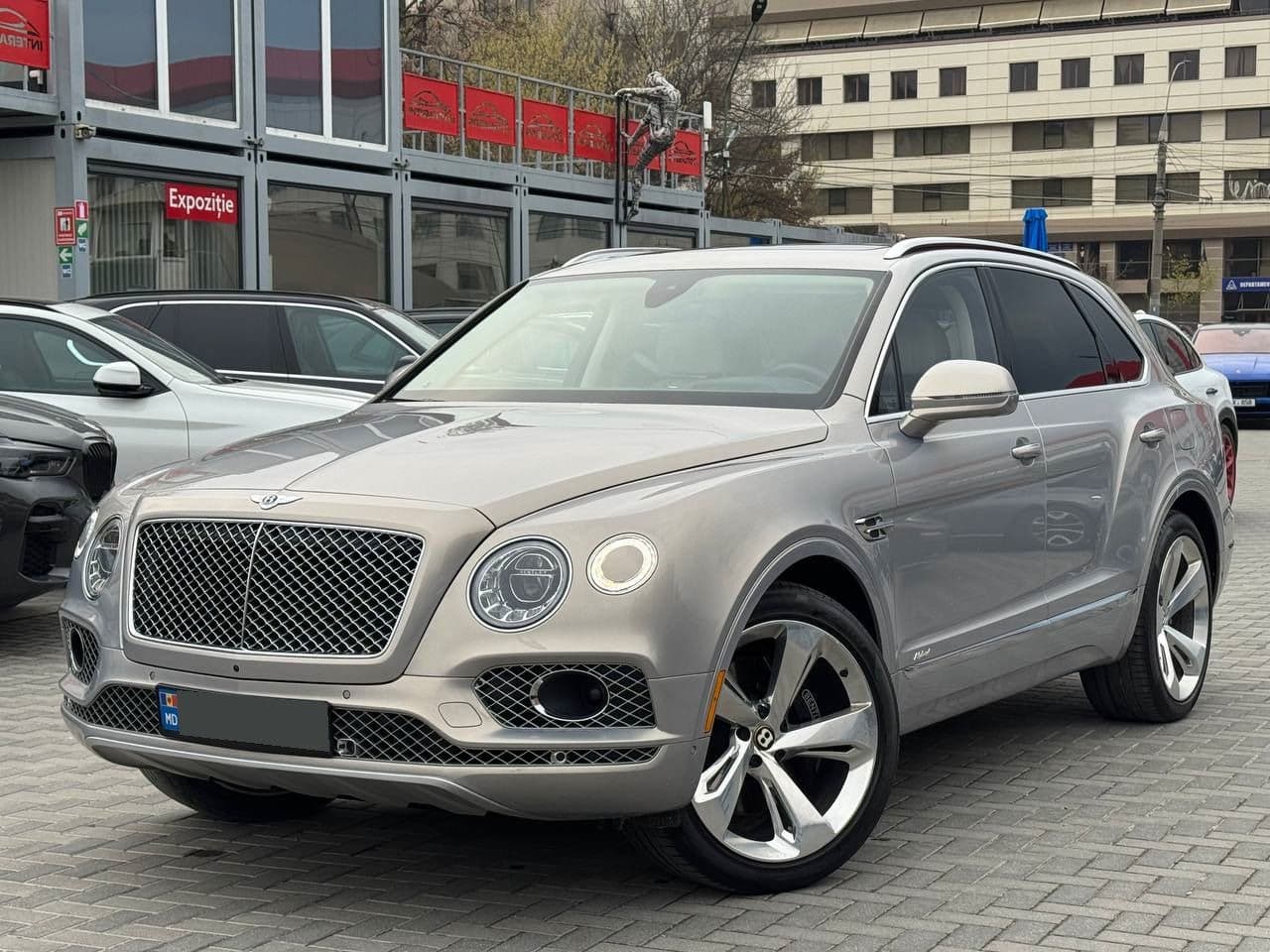 2019 Bentley Bentayga — Miniatură 3