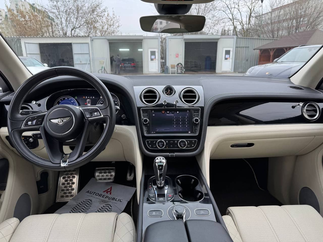 2019 Bentley Bentayga — Miniatură 9