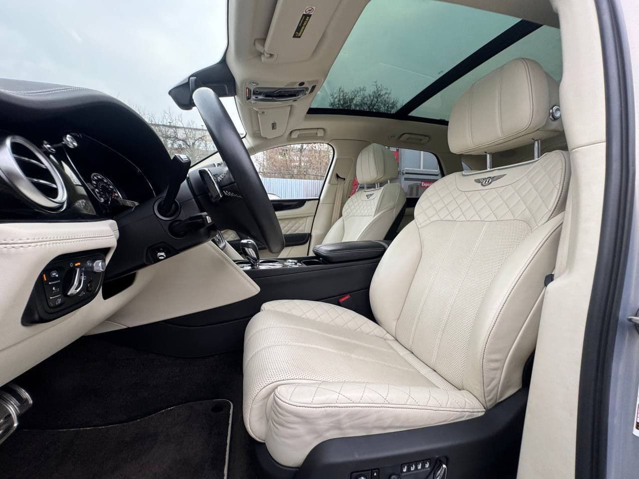 2019 Bentley Bentayga — Miniatură 8