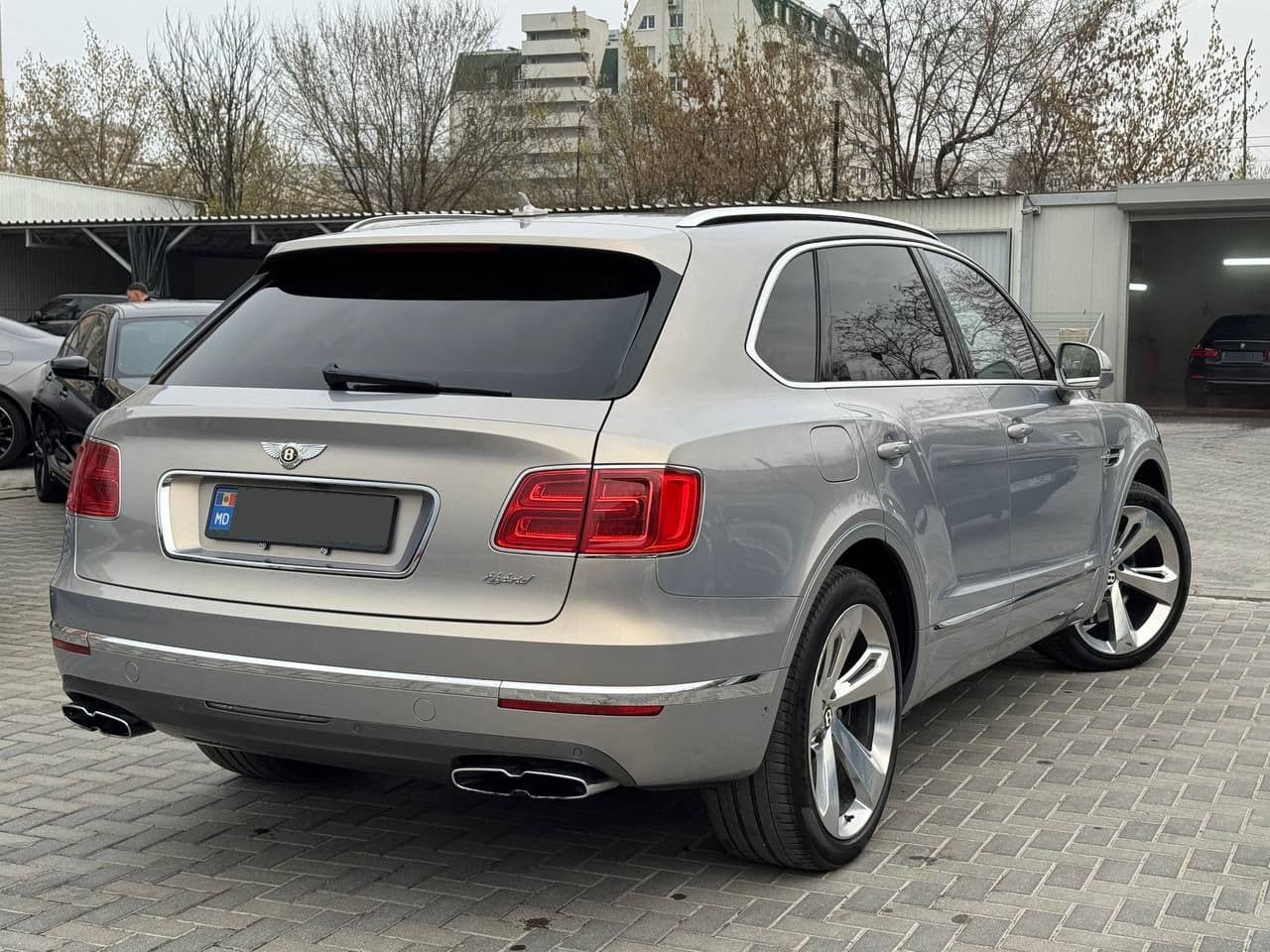 2019 Bentley Bentayga — Miniatură 2
