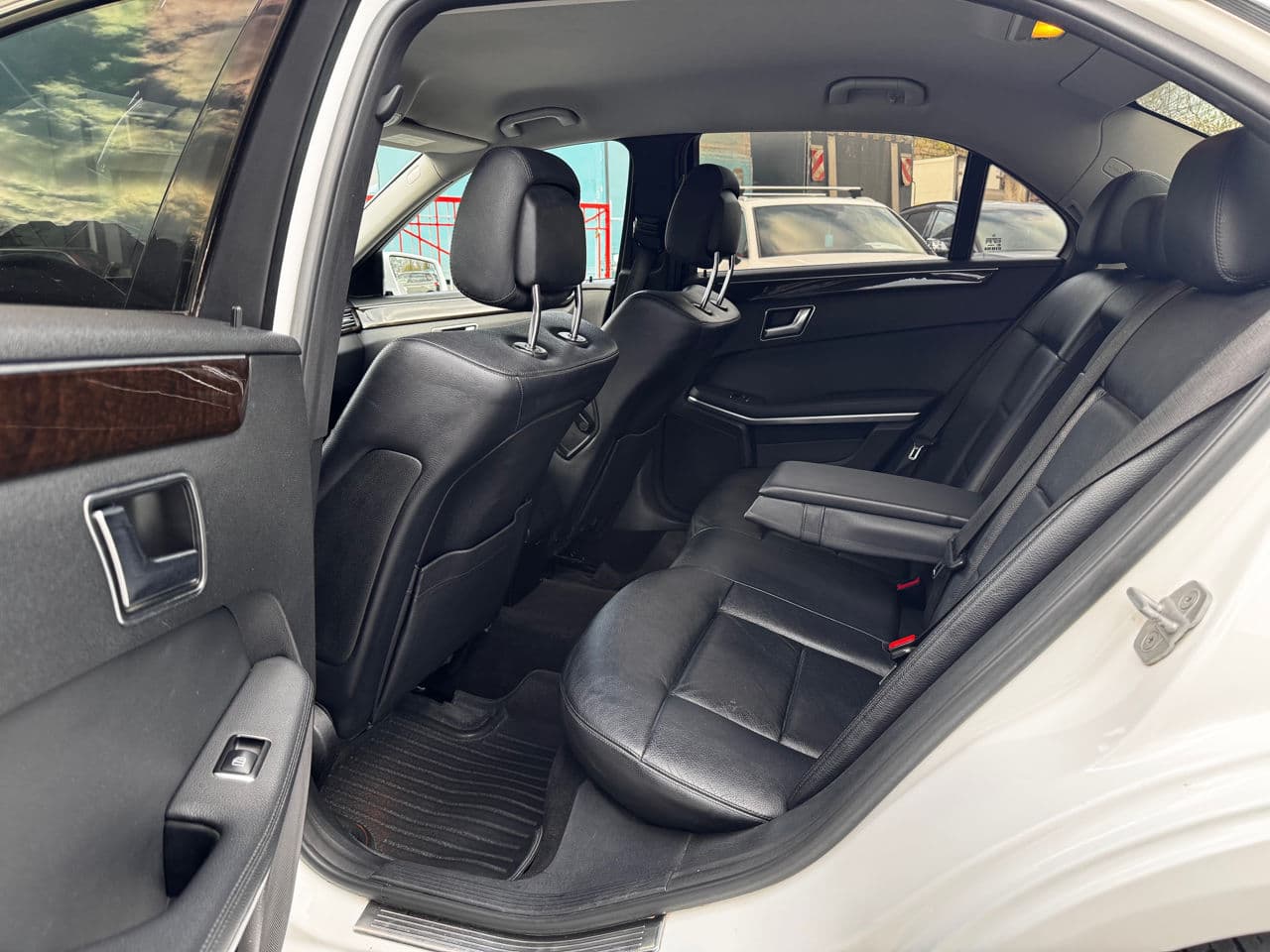 Mercedes E 200 2013 — Миниатюра 6