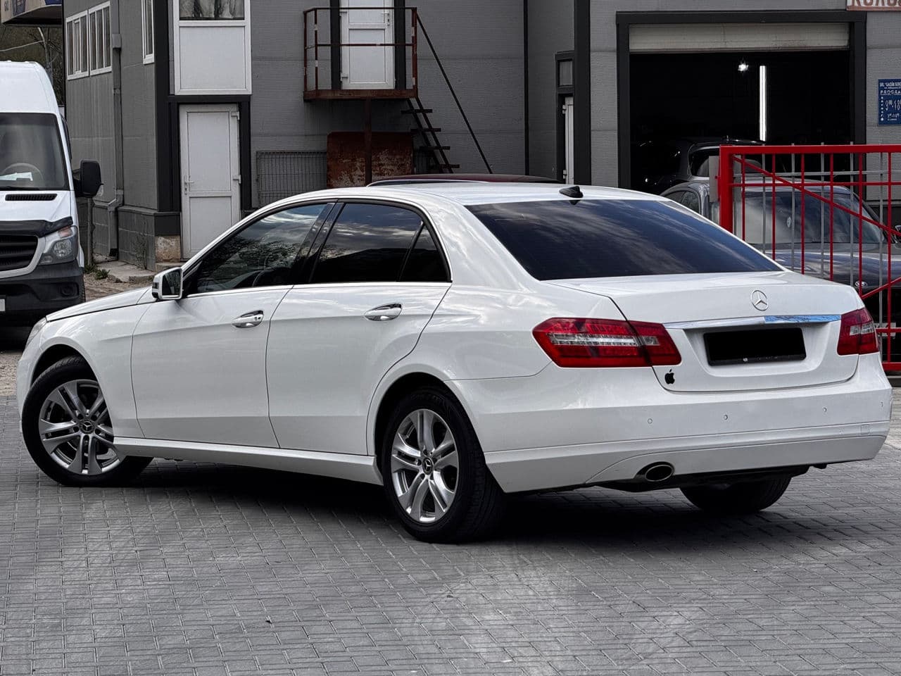 Mercedes E 200 2013 — Миниатюра 2