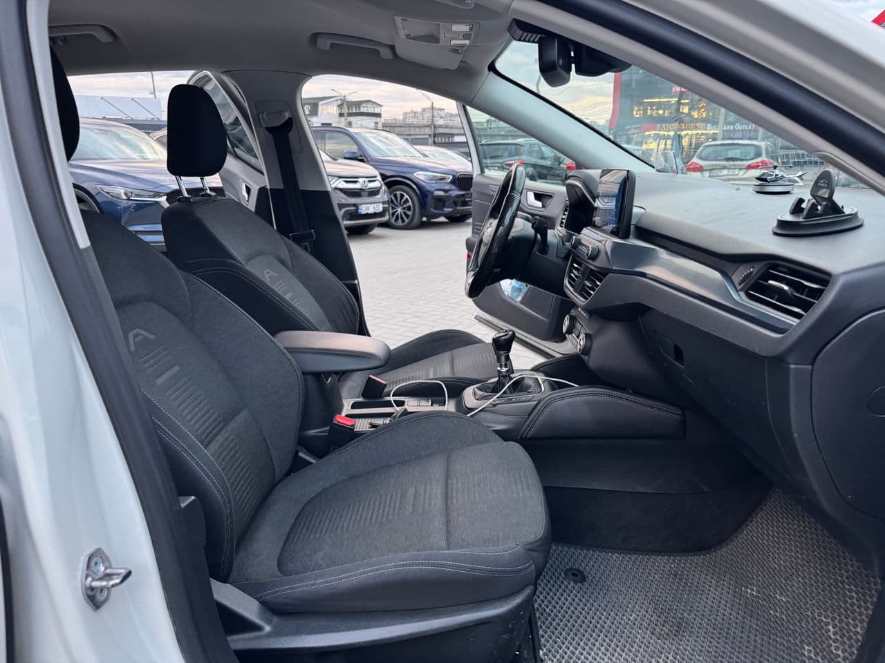 2019 Ford Focus — Miniatură 16