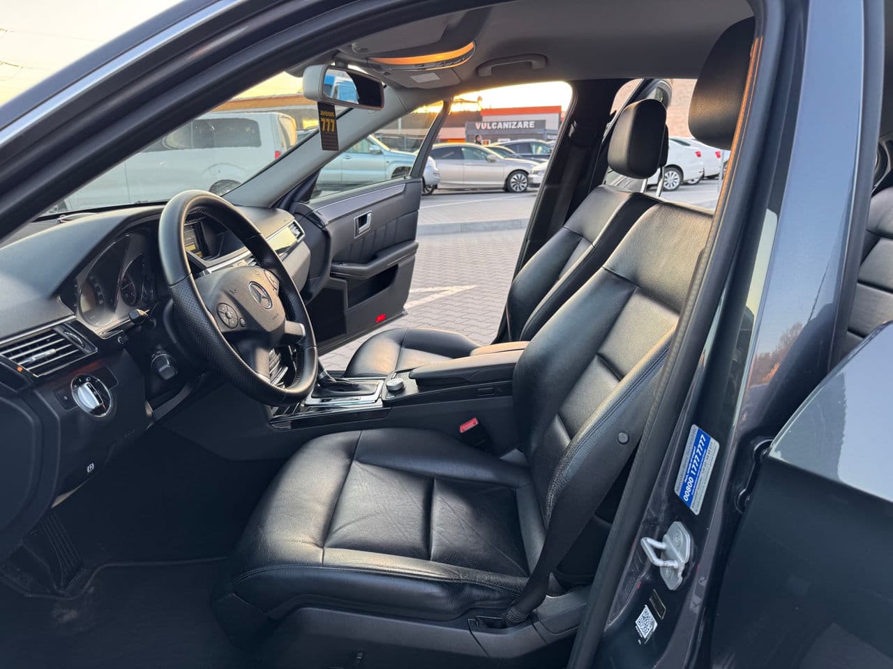 Mercedes E 200 2010 — Миниатюра 5