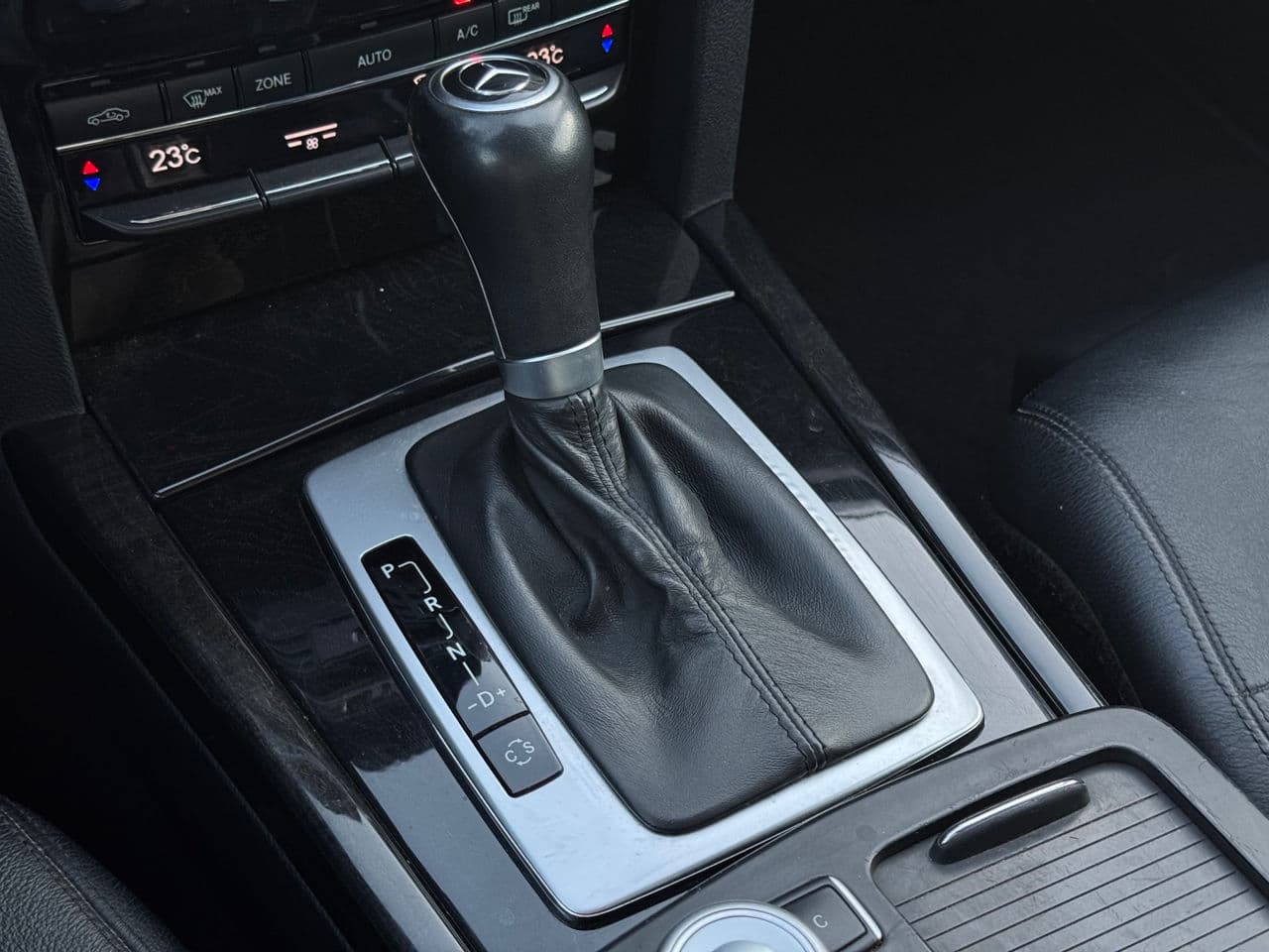 Mercedes E 200 2010 — Миниатюра 13