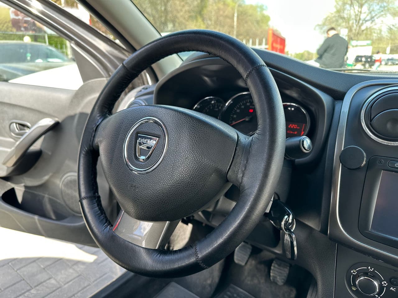 2014 Dacia Logan — Miniatură 7