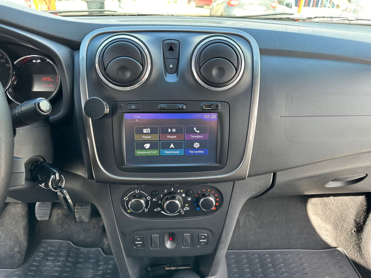2014 Dacia Logan — Miniatură 10