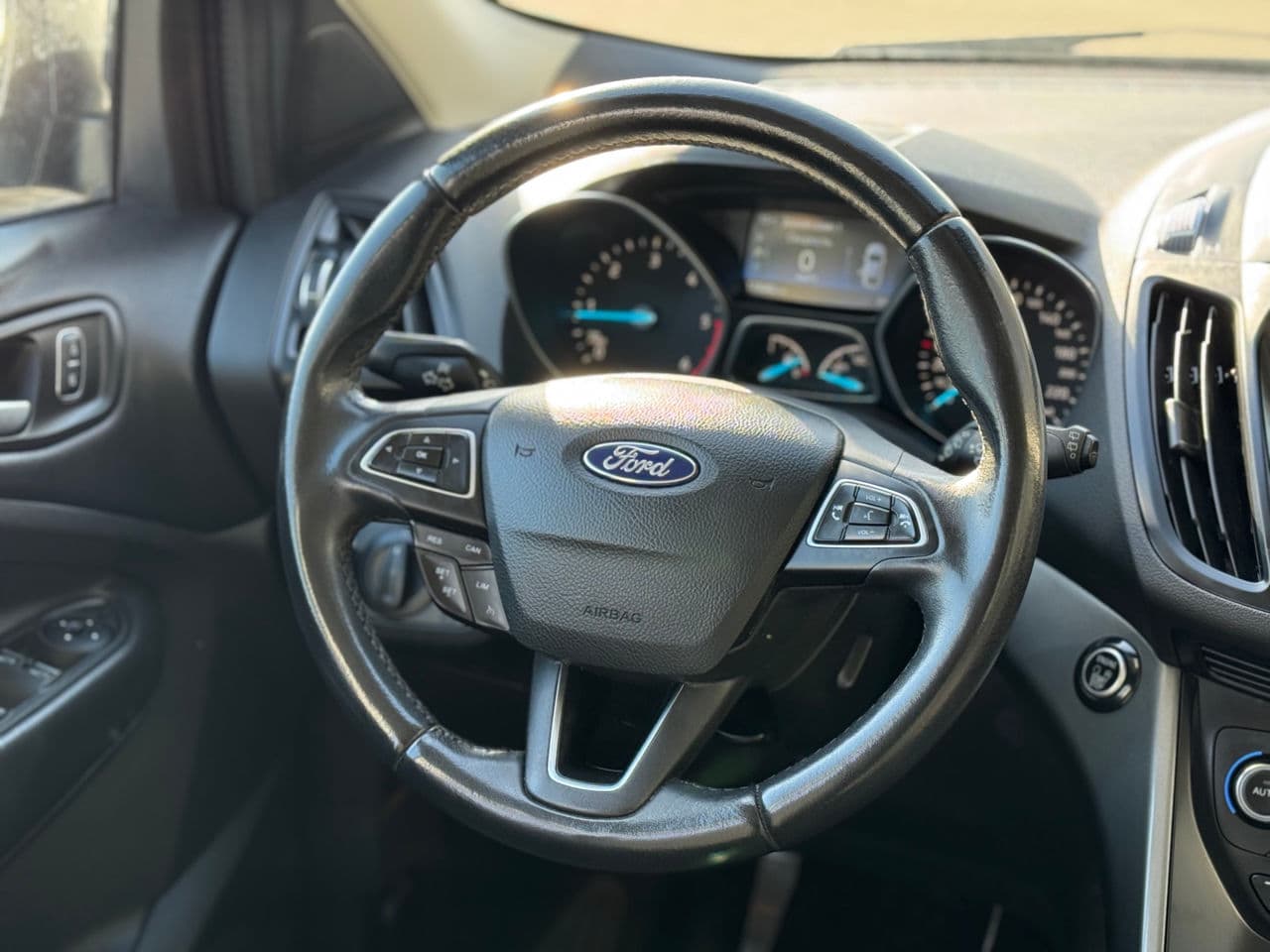 2018 Ford Kuga — Miniatură 10