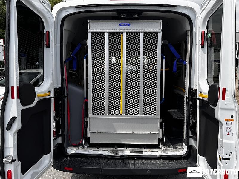 2017 Ford Transit — Miniatură 15
