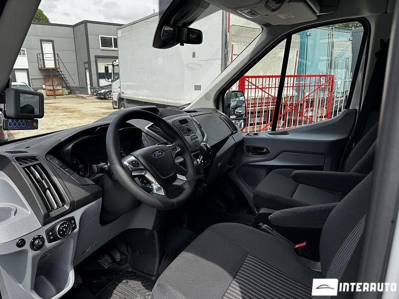 2017 Ford Transit — Miniatură 5