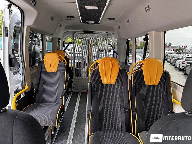 2017 Ford Transit — Miniatură 11