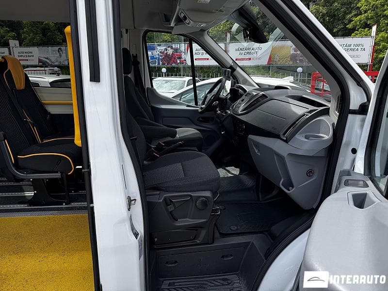 2017 Ford Transit — Miniatură 13