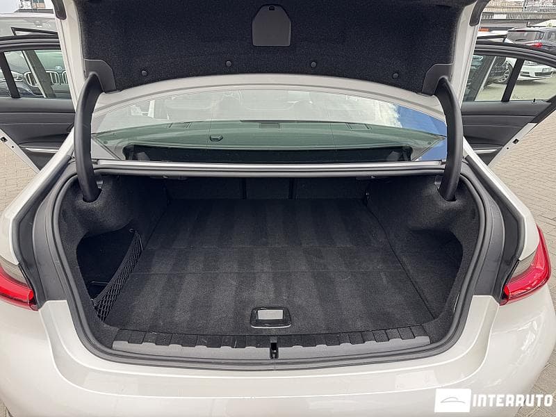 2023 BMW 320E — Miniatură 20