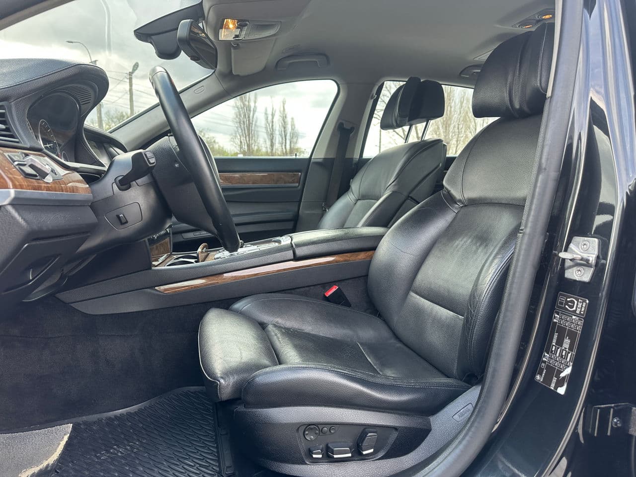 2010 BMW 740 — Miniatură 5