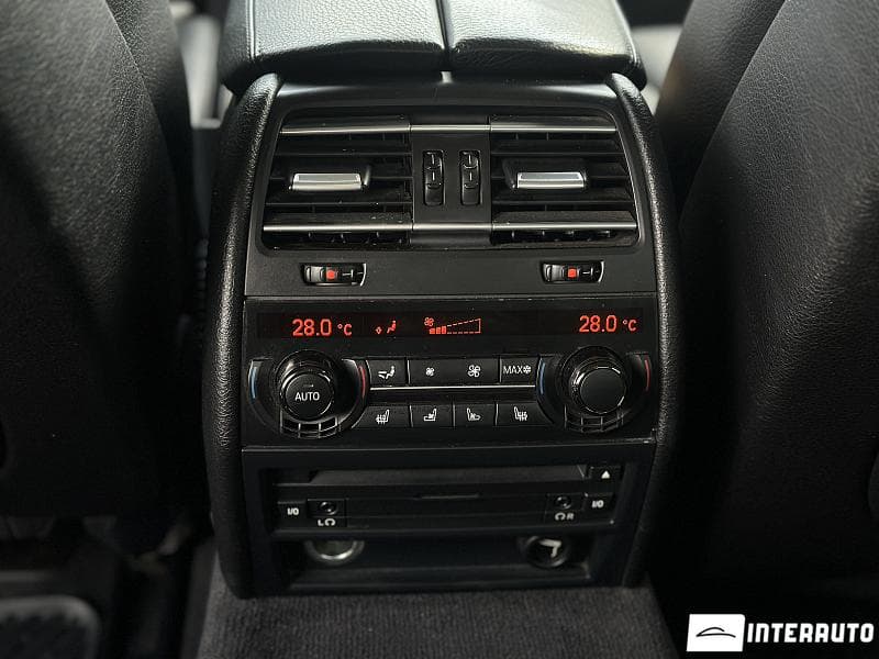 2010 BMW 740 — Miniatură 22