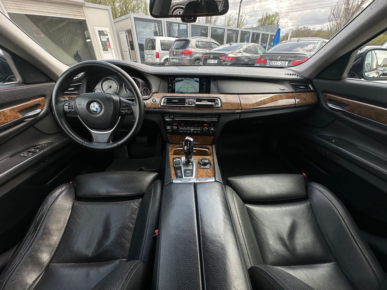 2010 BMW 740 — Miniatură 8