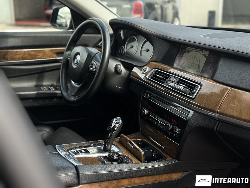 2010 BMW 740 — Miniatură 17