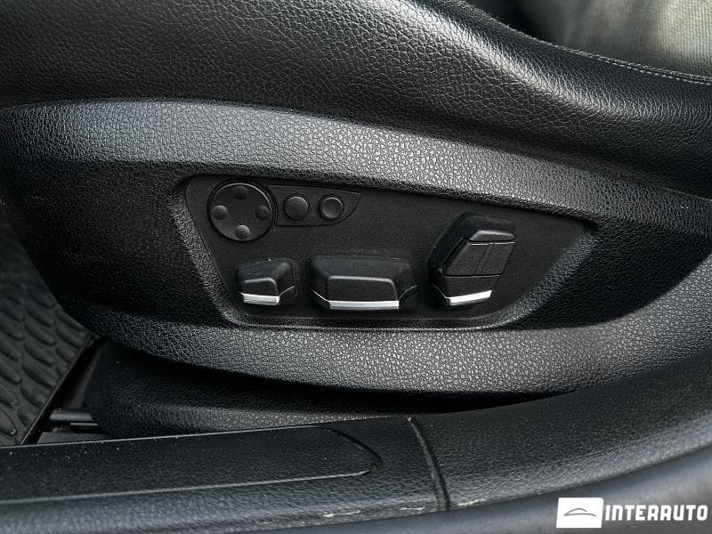 2010 BMW 740 — Miniatură 6
