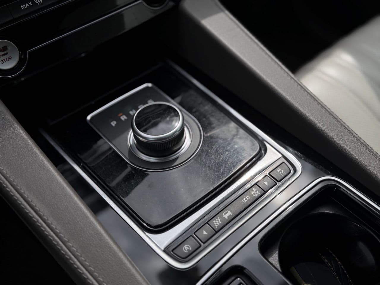 2017 Jaguar F-Pace — Miniatură 19