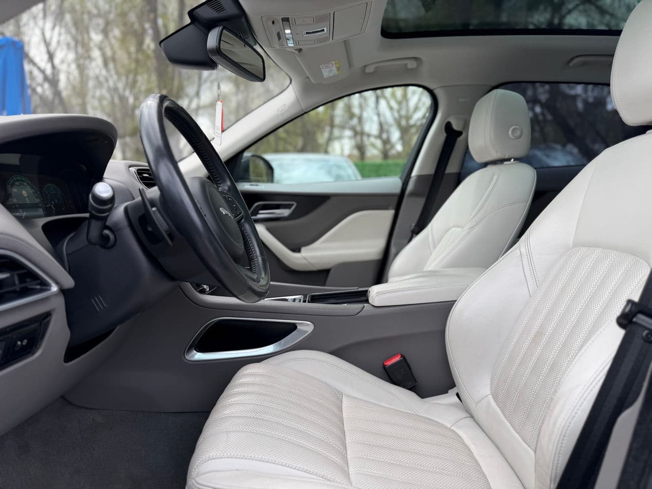 2017 Jaguar F-Pace — Miniatură 11