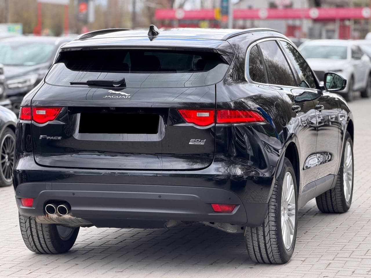 2017 Jaguar F-Pace — Miniatură 4