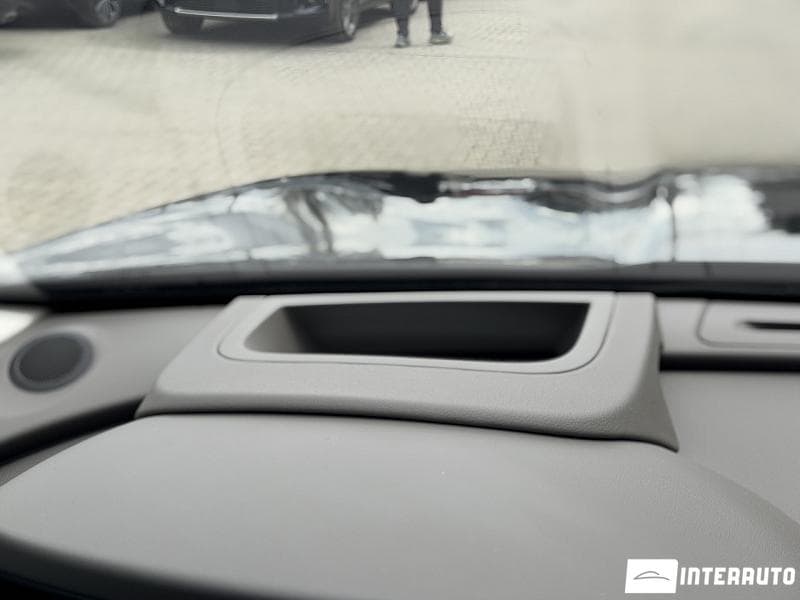 2017 Jaguar F-Pace — Miniatură 15