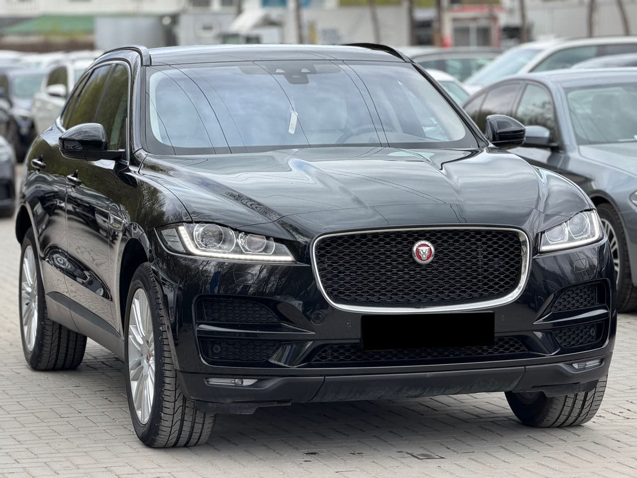 2017 Jaguar F-Pace — Miniatură 3