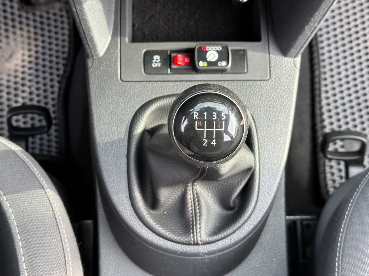 Volkswagen Caddy Maxi 2014 — Миниатюра 11
