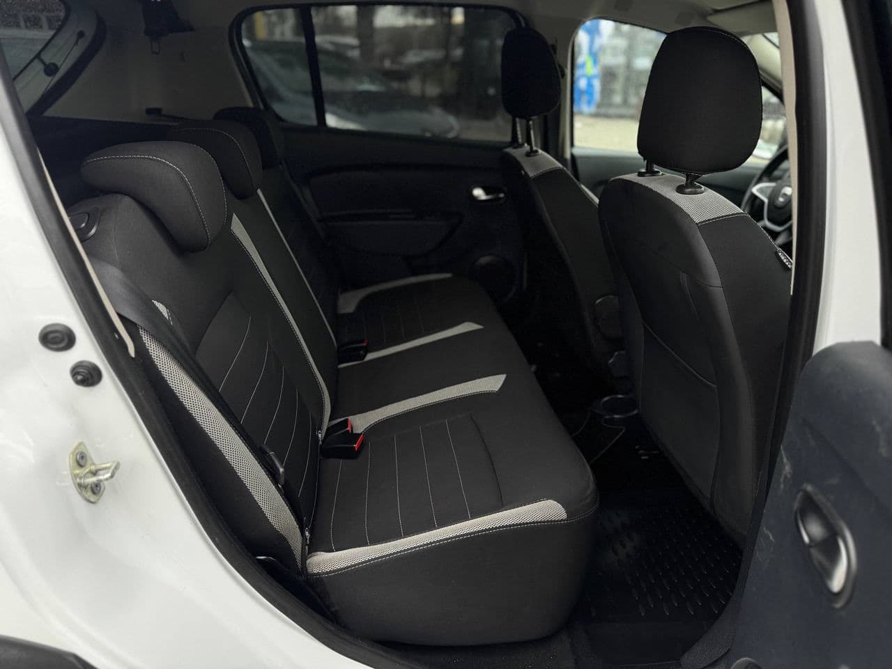 2017 Dacia Sandero Stepway — Miniatură 14