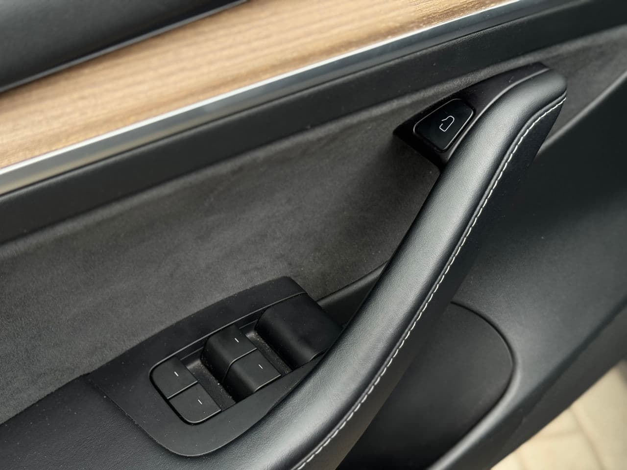 2023 Tesla Model 3 — Miniatură 6