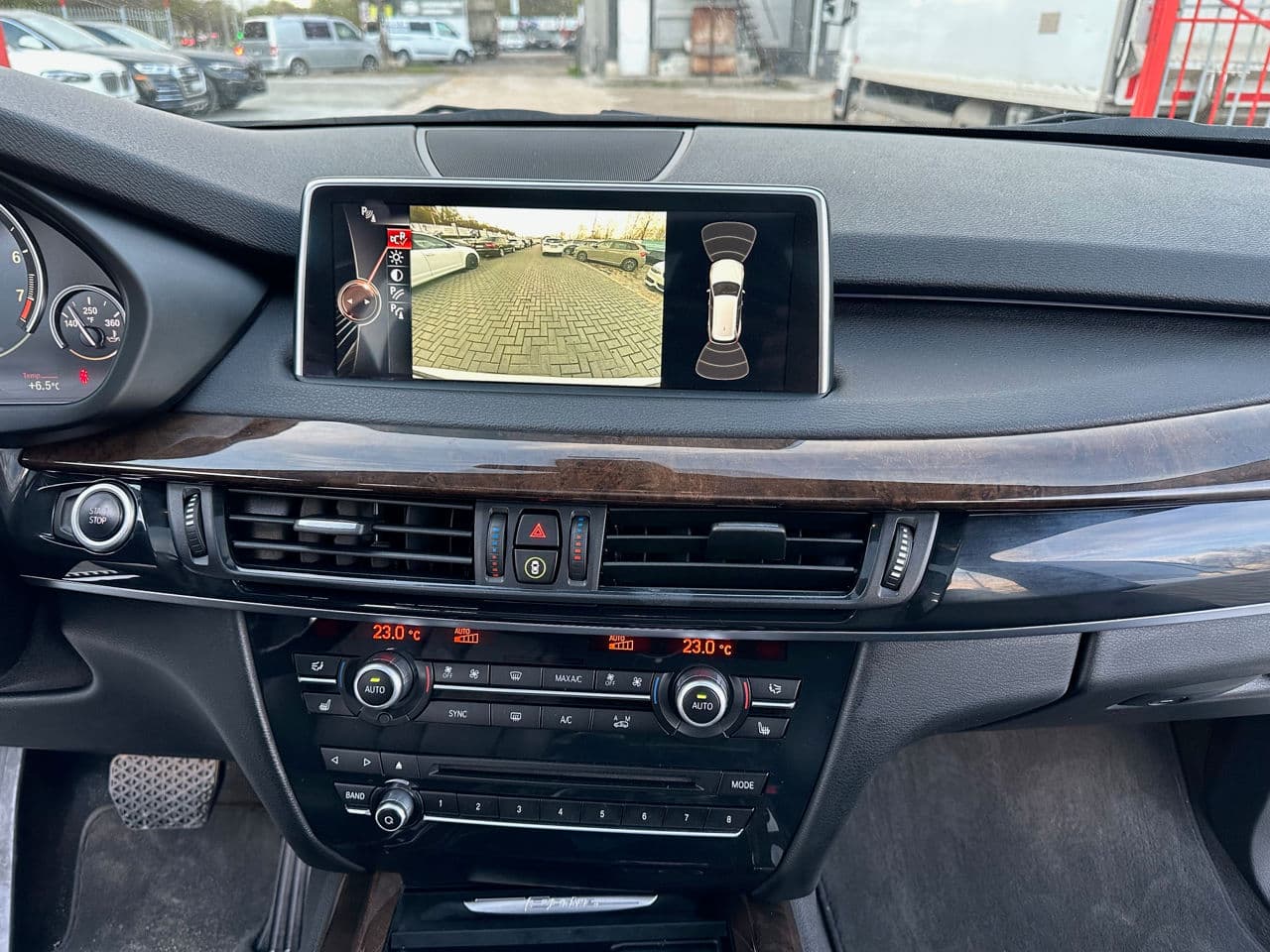BMW X5 4.0e 2016 — Миниатюра 14