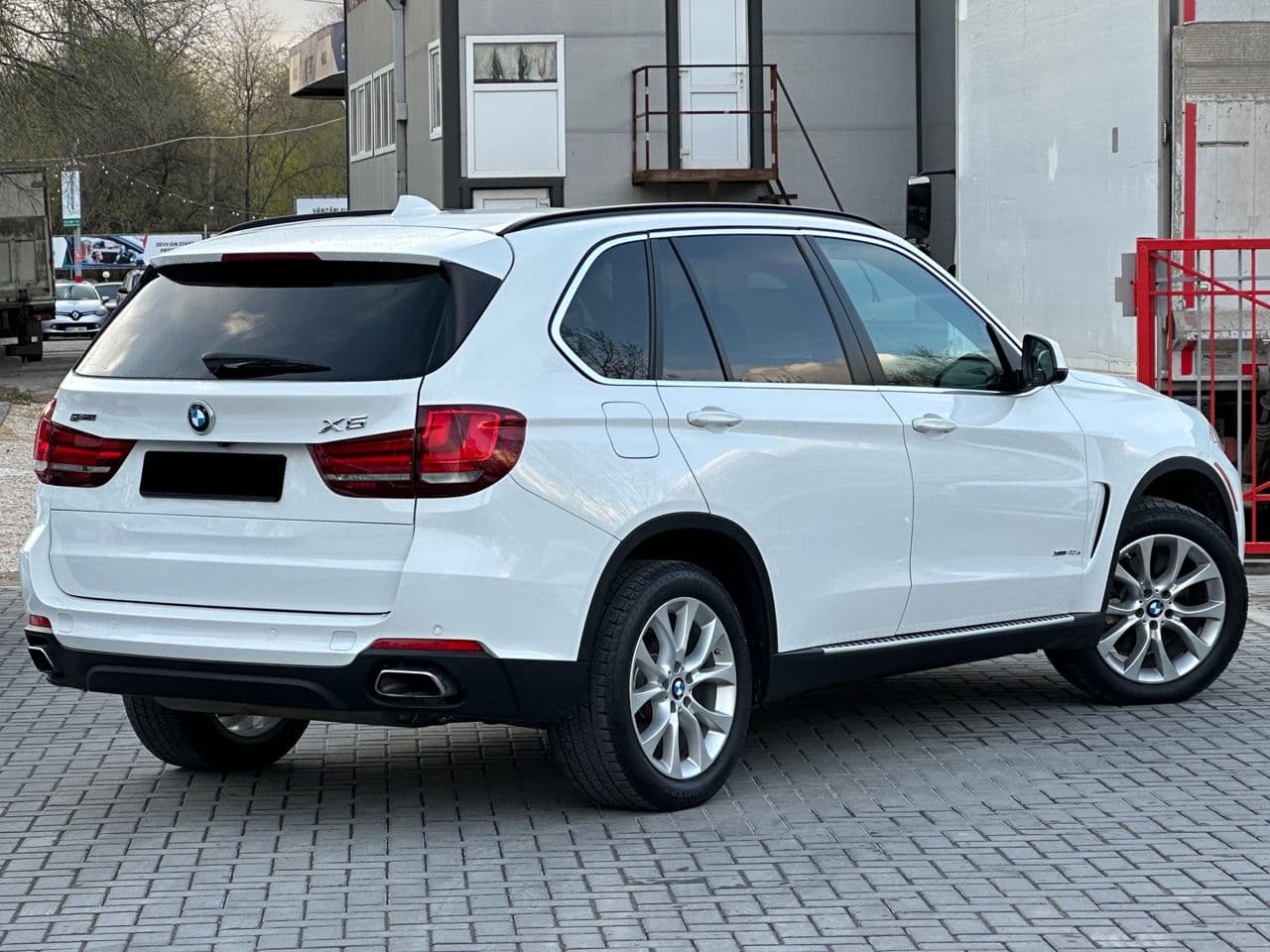 BMW X5 4.0e 2016 — Миниатюра 2