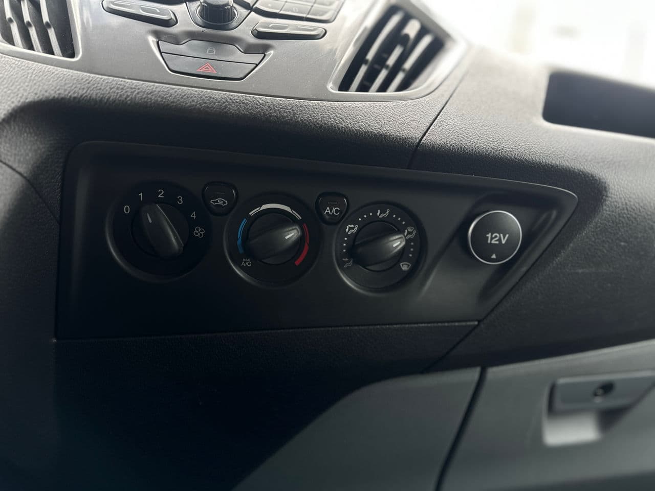 2014 Ford Transit — Miniatură 12