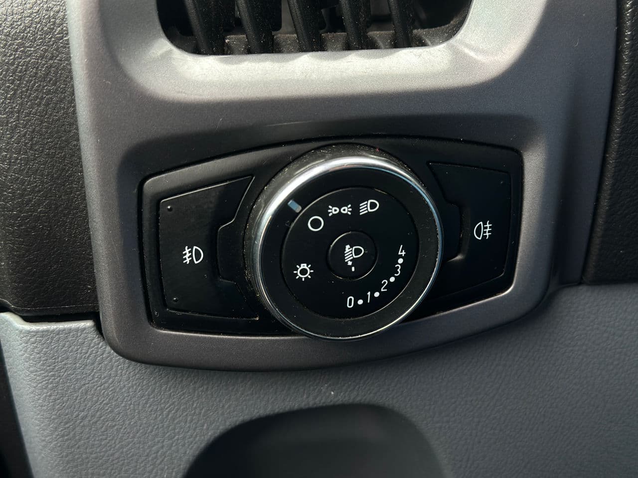2014 Ford Transit — Miniatură 8