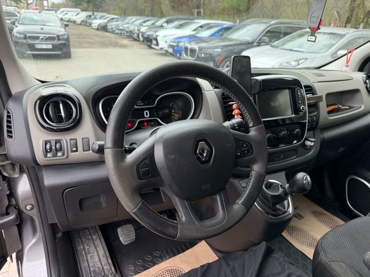 2015 Renault Trafic — Miniatură 8
