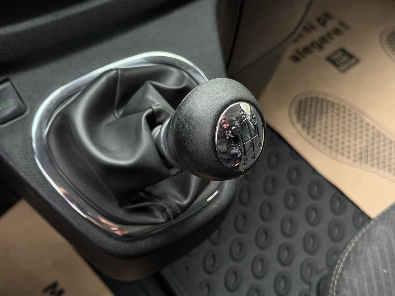 2015 Renault Trafic — Miniatură 12
