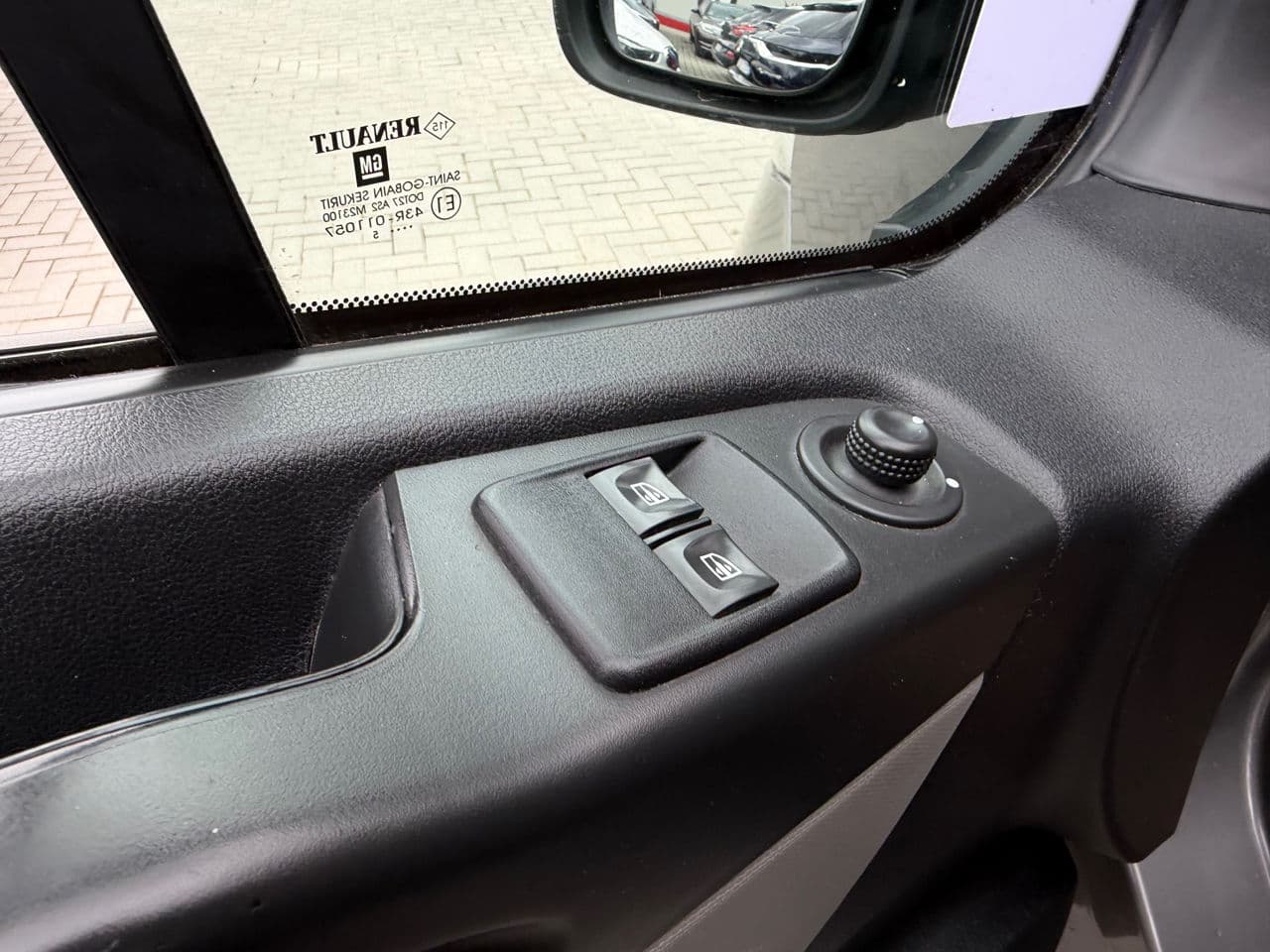 2015 Renault Trafic — Miniatură 6