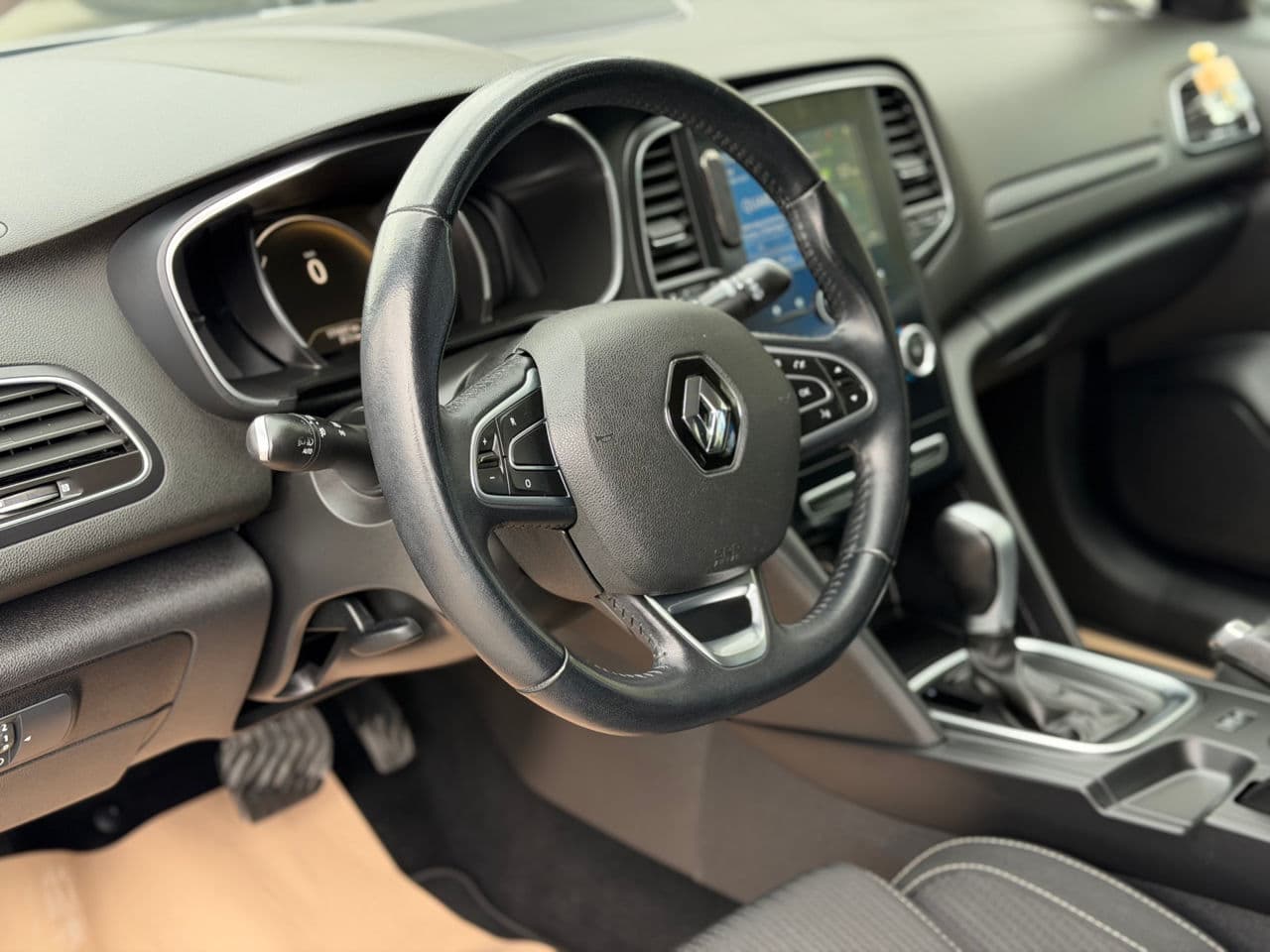 2018 Renault Megane — Miniatură 8