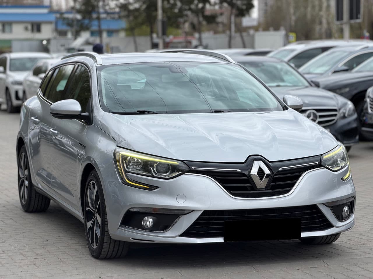 2018 Renault Megane — Miniatură 2