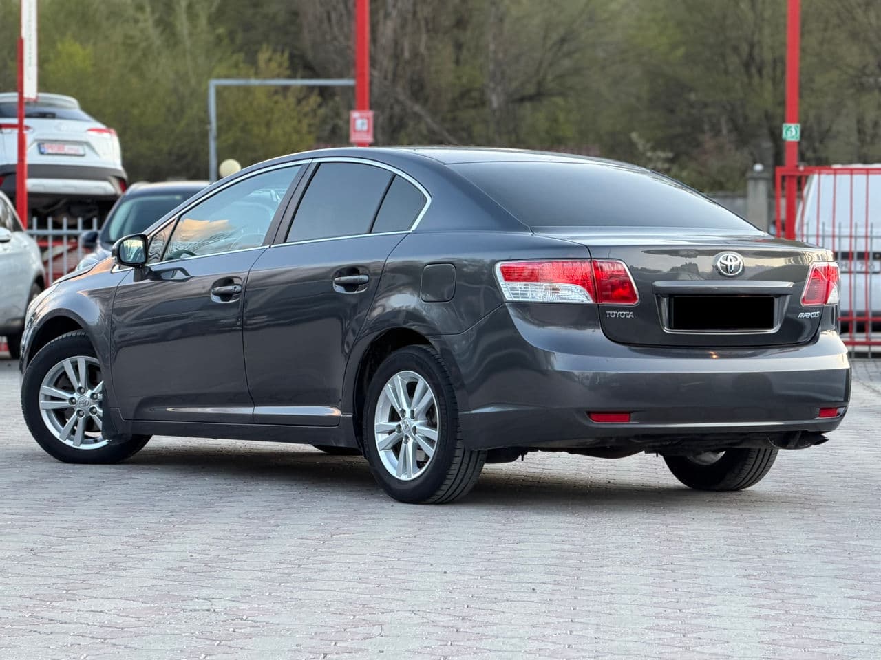 Toyota Avensis 2011 — Миниатюра 3